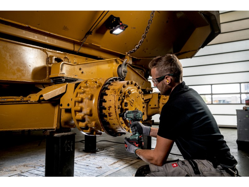 Akumulatorski udarni vijačnik Metabo SSW 18 LTX 800 BL, 18V, M24, 800Nm, 1/2