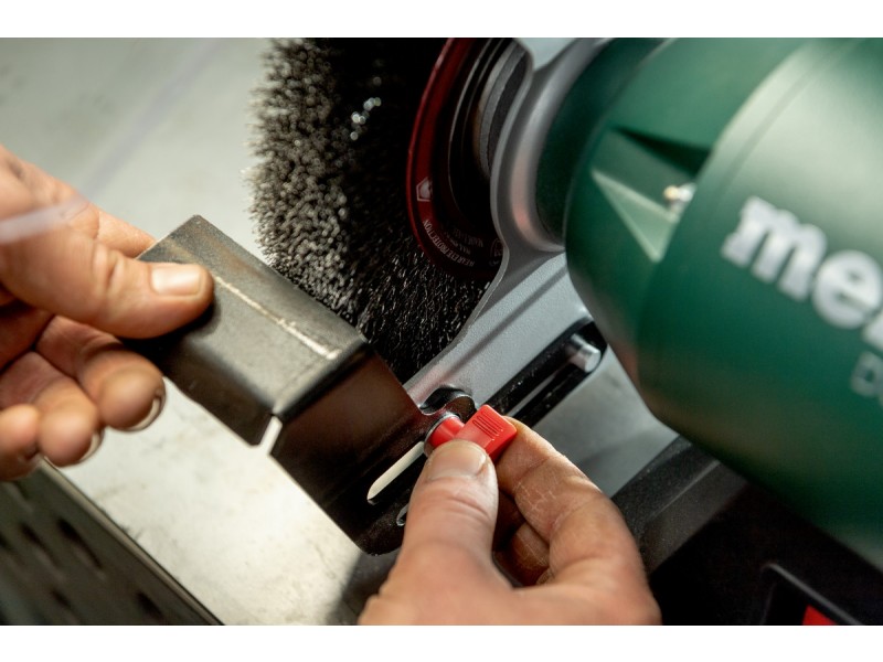 Mizni brusilnik Metabo DSD 200 PLUS, 750W, 7.3Nm, 17.8kg, 604210000