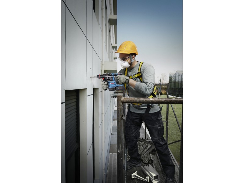 Akumulatorsko vrtalno kladivo z vpenjalno glavo ONECHUCK Bosch GBH 18V-22 X, 0611924101