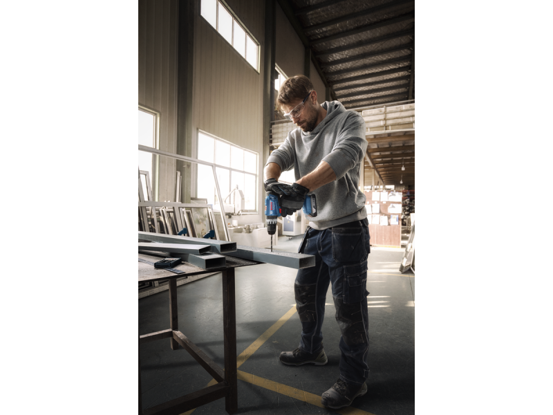 Akumulatorski udarni vrtalniki/vijačnik Bosch GSB 18V-25, 06019K9301