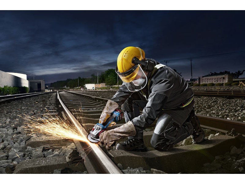 Akumulatorski kotni brusilnik Bosch GWS 18V-11 S, 1100W, 125mm, 06019N4001