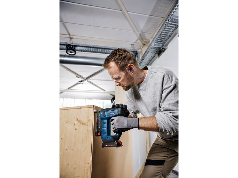 Akumulatorski žebljalnik za les Bosch GNH 18V-35, 0601482701