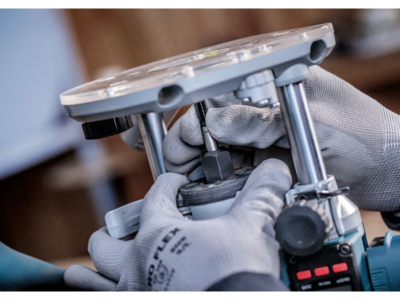 Ravni rezkar PRO, dva utora, Ø 18 x L 24,6, vpenjalno steblo 8 mm, 2608628389