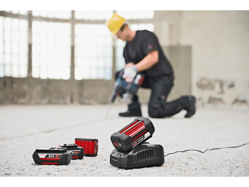 Začetni komplet Bosch 2x litij-ionska akum. baterija GBA 36V/6.0 Ah+polnilnik GAL 3680 CV, 1600A00L1U