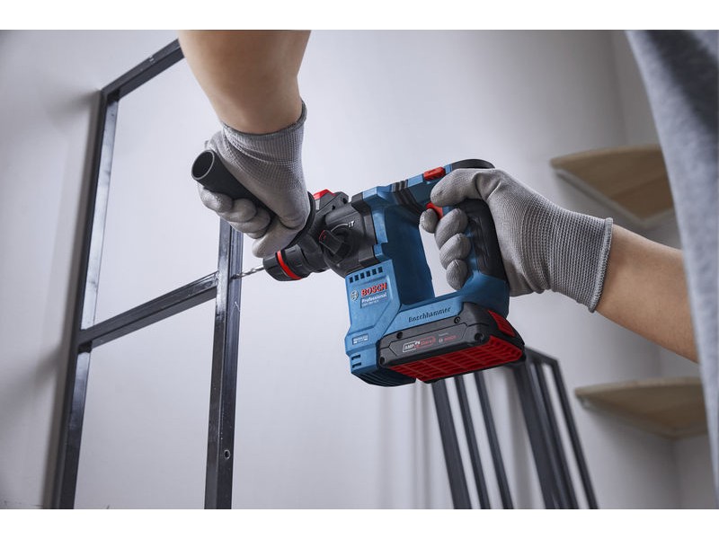 Akumulatorsko vrtalno kladivo Bosch z vpenjalno glavo ONECHUCK GBH 18V-18 X v L-BOXX, 0611927102