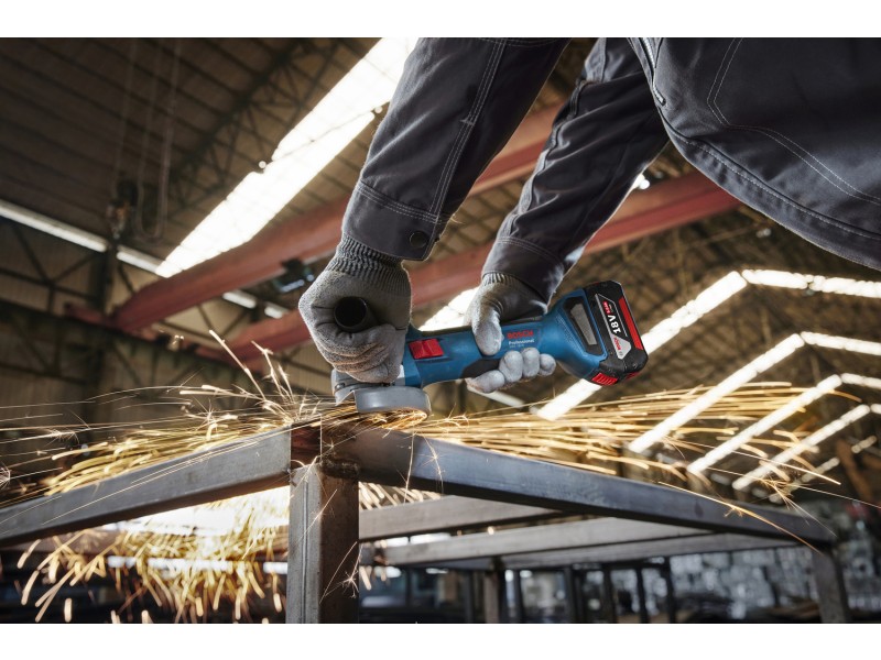 Bosch PRO Komplet 3 orodij 18 V: GSR + GBH + GWS + 2x GBA 5.0 Ah + GAL 18V-40, 0615A5009G