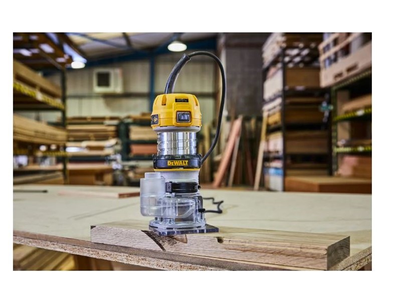 Enoročni rezkalnik DeWALT D26200