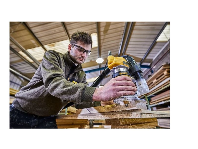 Enoročni rezkalnik DeWALT D26200