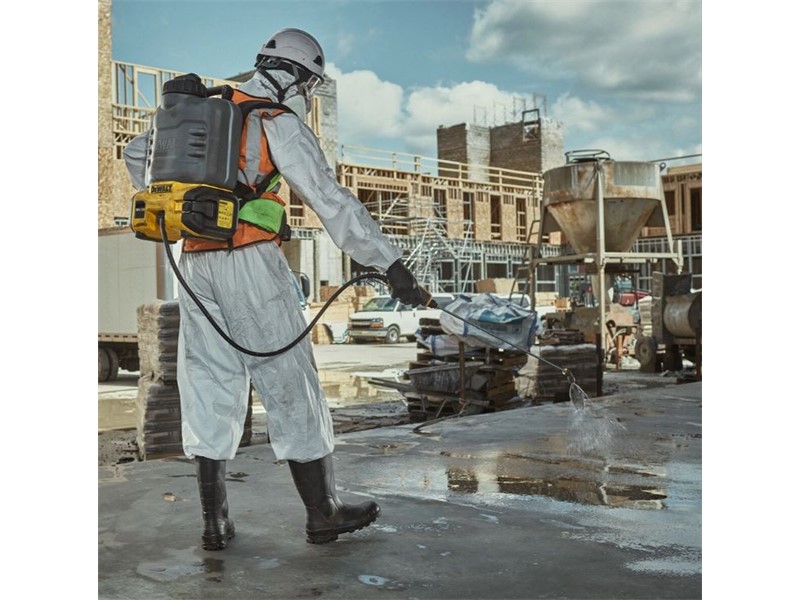 Akumulatorska nahrbtna škropilnica Dewalt DCCS1100