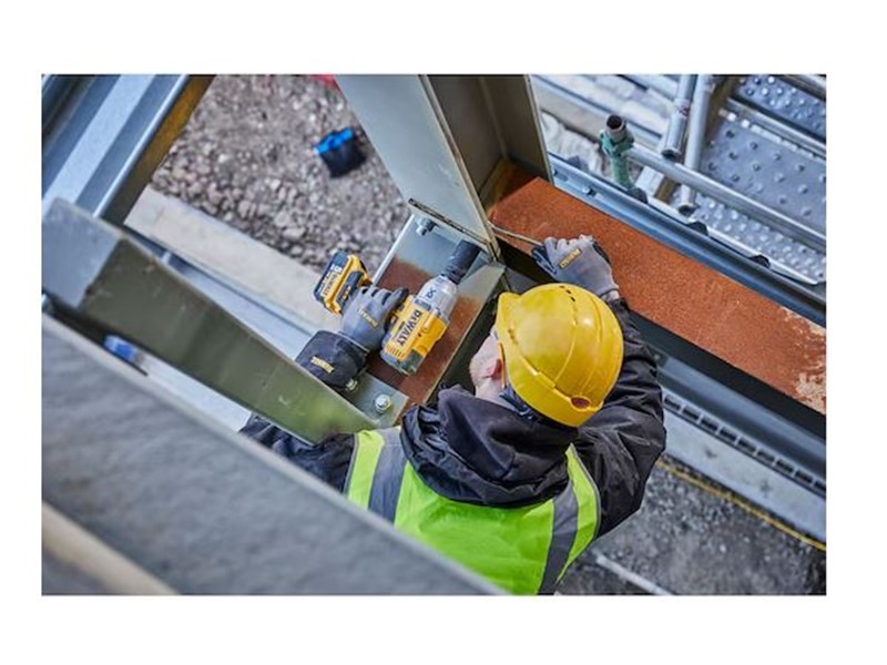 Akumulatorski udarni vijačnik Dewalt DCF897N