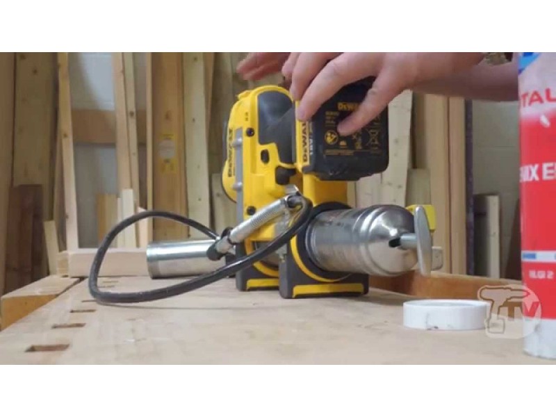 Akumulatorska pištola za podmazovanje Dewalt DCGG571M1 v kovčku