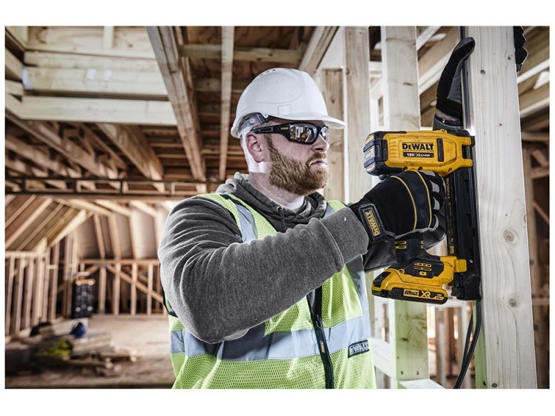 Akumulatorski spenjalnik Dewalt DCN701D2