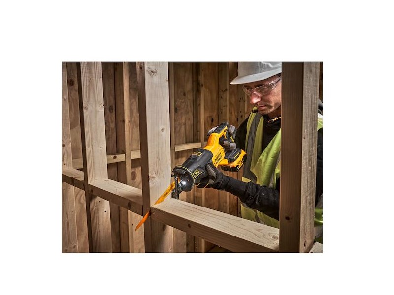 Akumulatorska sabljasta žaga Dewalt DCS382NT