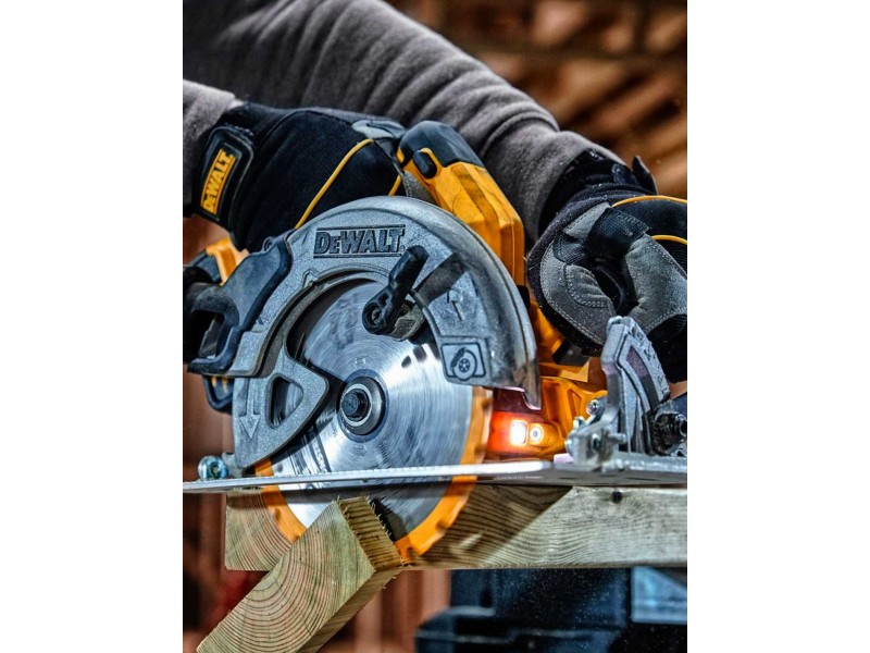 Akumulatorska krožna žaga Dewalt DCS570N