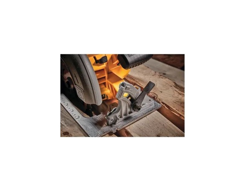 Akumulatorska ročna krožna žaga Dewalt DCS573NT v kovčku