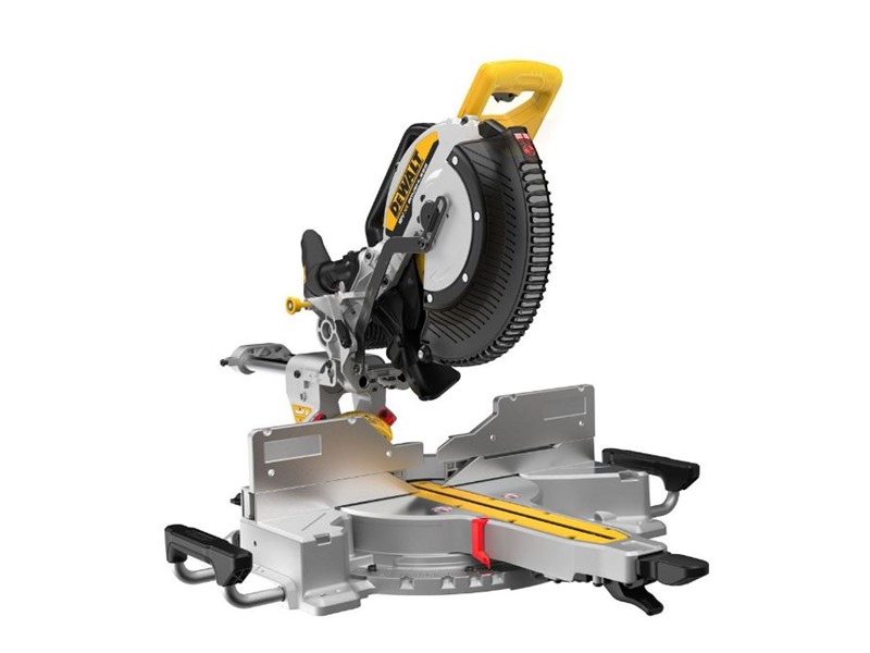 Akumulatorska zajeralna potezna žaga Dewalt DCS782N