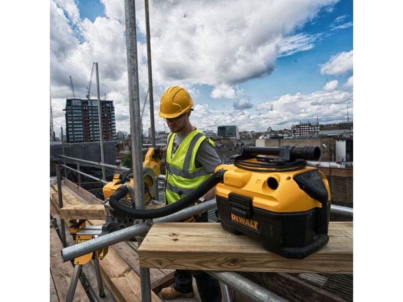 Akumulatorski mokro-suhi sesalnik Dewalt DCV584L