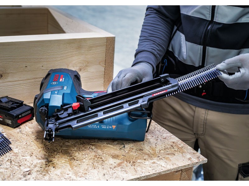 Akumulatorski žebljalnik za les Bosch Expert EXNH 18V-90 R, 06019R1202