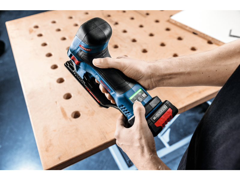 Akumulatorska vbodna žaga Bosch Expert EXST 18V-155 S, 06015B0100