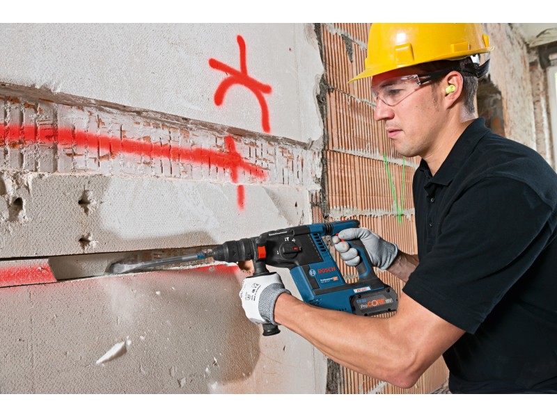 Začetni komplet Bosch  2 x ProCORE18V 8.0Ah + Polnilnik GAL 18V-160,1600A02T5P