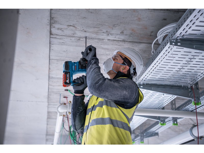 Bosch PRO Komplet 3 orodij 18 V: GSR + GBH + GWS + 2x GBA 5.0 Ah + GAL 18V-40, 0615A5009G