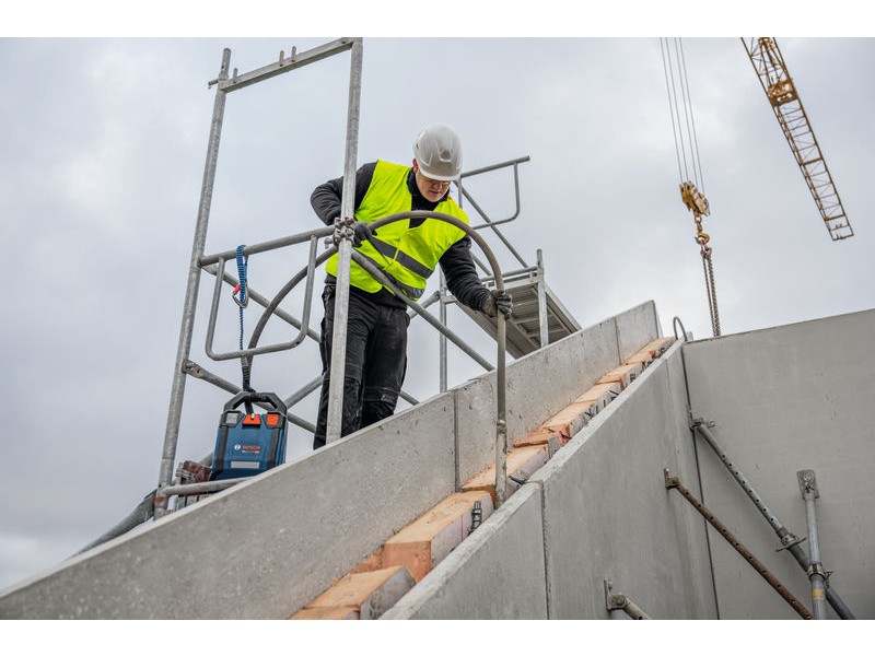 Aku. kompresor vibratorja za beton Bosch GPU18V2DI, 06019P9000