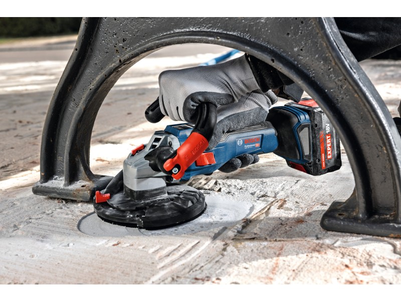 Akum. brusilnik za beton Bosch GBR 18V-15 S, 0601776201