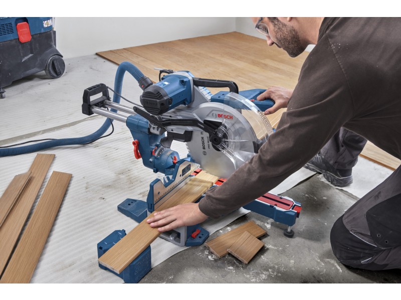 Zajeralna žaga Bosch GCM 340-305 D, 0601B60000