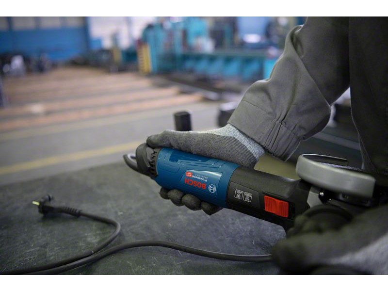 Kotni brusilnik Bosch s sistemom X-LOCK GWX 17-125 S, 125mm, 2.2kg, 06017D2300