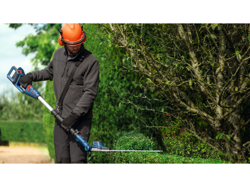 Akumulatorske teleskopske škarje za živo mejo Bosch GHE 18V-50 TP, 06008D5000