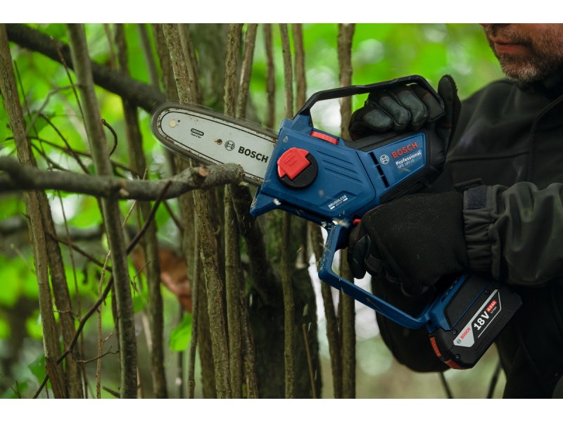 Akumulatorska žaga za obrezovanje Bosch  GKE 18V-15, 06008D7000
