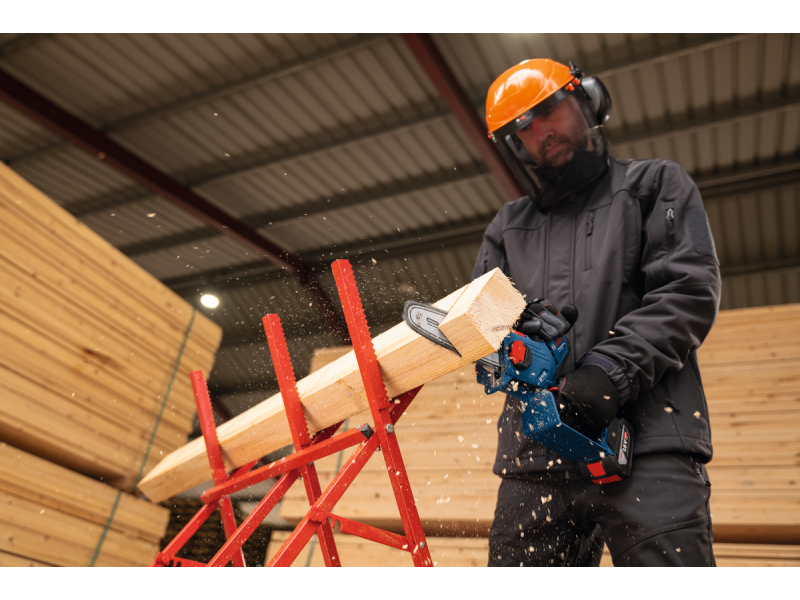 Akumulatorska žaga za obrezovanje Bosch GKE 18V-20, 06008D7100