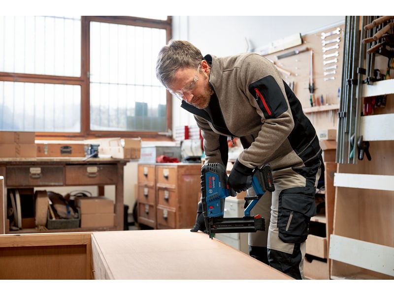 Akumulatorski žebljalnik za les Bosch GNH 18V-50 M, 0601482400