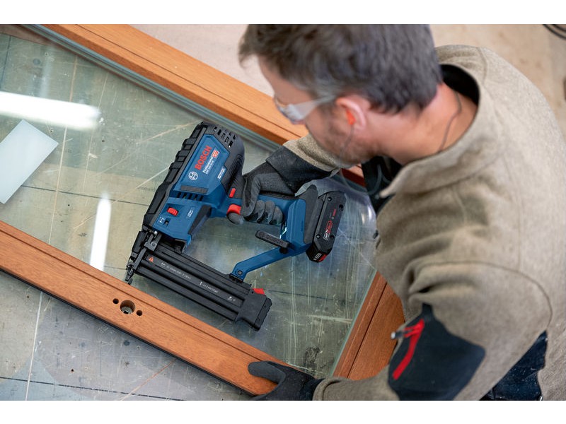 Akumulatorski žebljalnik za les Bosch GNH 18V-50 M, 0601482400