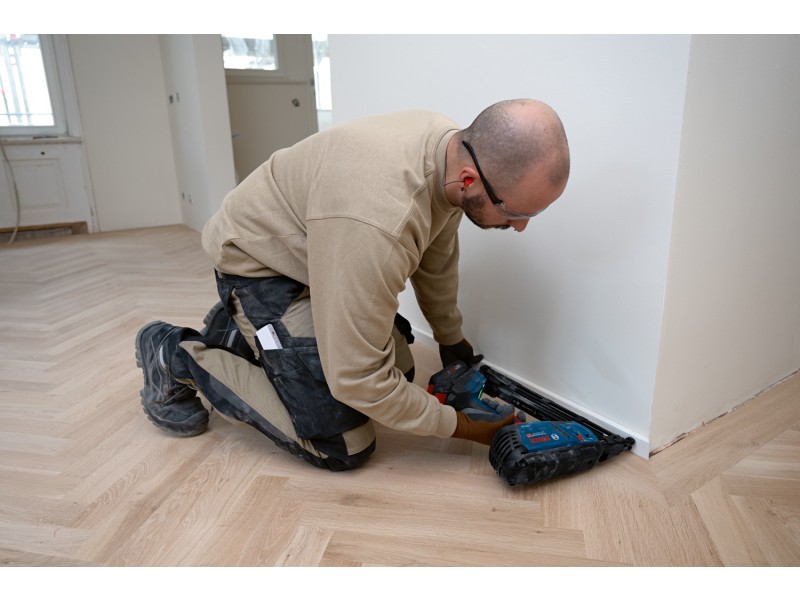 Akumulatorski žebljalnik za les Bosch GNH 18V-64 MD, 0601482201