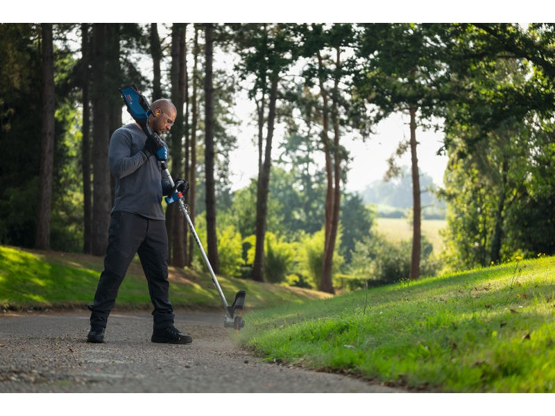 Akumulatorska kosilnica z nitjo Bosch GRT 18V-40, 06008D0200