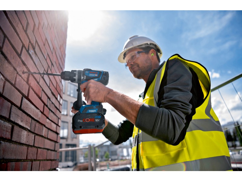 Akumulatorski udarni vrtalni vijačnik Bosch GSB 18V-150 C v L-Boxx, 06019J5105