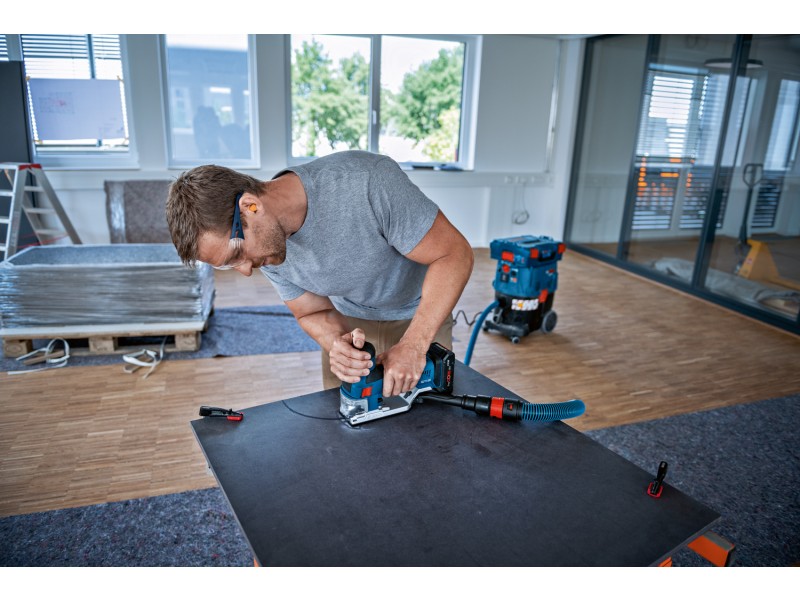 Akumulatorska vbodna žaga Bosch GST 18V-155 SC, 06015B00B0