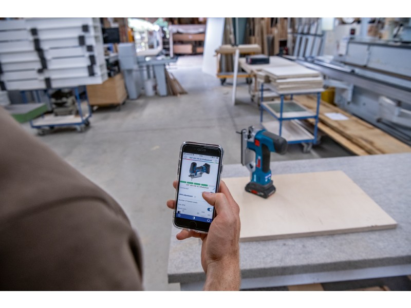 Akumulatorska vbodna žaga Bosch GST 18V-155 SC, 06015B00B0