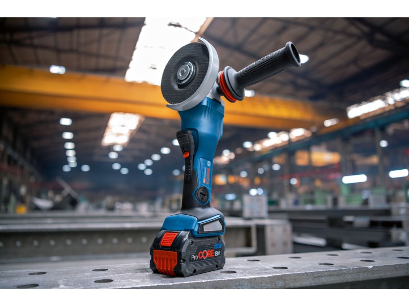 Akumulatorski kotni brusilnik Bosch BITURBO GWS 18V-15 PSC, 06019H6B00