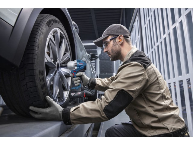 Akumulatorski udarni vijačnik Bosch GDS 18V-780+ kovček, 06019P4003