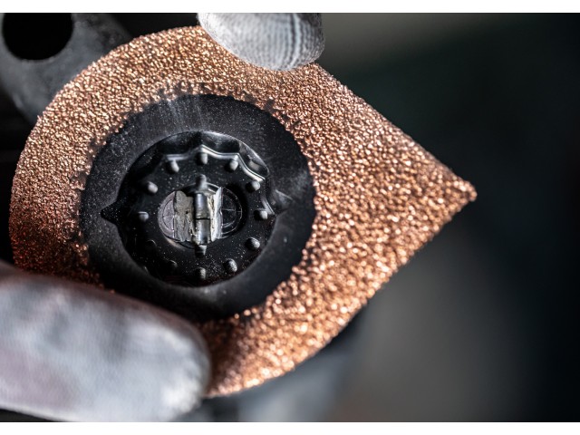 Plošča za odstranjevanje malte Bosch EXPERT 3 max AVZ 70 RT4 za večnamenska orodja, 70 mm, 2608900041