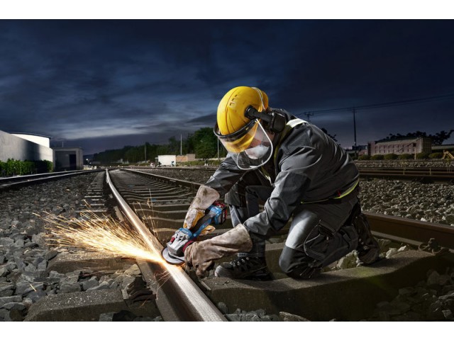 Akumulatorski kotni brusilnik Bosch GWS 18V-11 S, 1100W, 125mm, 06019N4001