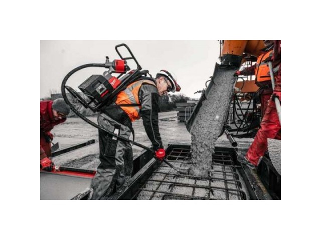 Akumulatorska nahrbtna vibrirna igla za utrjevanje betona Milwaukee MXF CVBP-602, 18V, 25.-63mm, 15.7kg, 4933479591