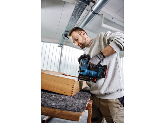 Akumulatorski žebljalnik za les Bosch GNH 18V-35, 0601482701