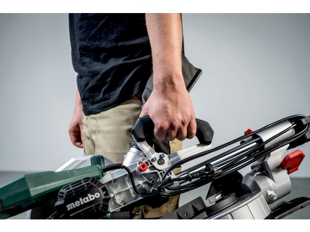 Potezna zajeralna žaga Metabo KGS 305 M, 613305000