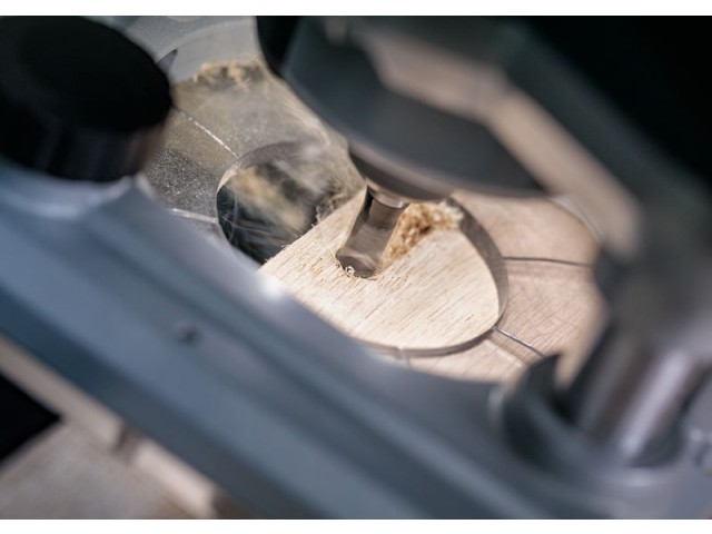 Ravni rezkar PRO, dva utora, Ø 18 x L 24,6, vpenjalno steblo 8 mm, 2608628389