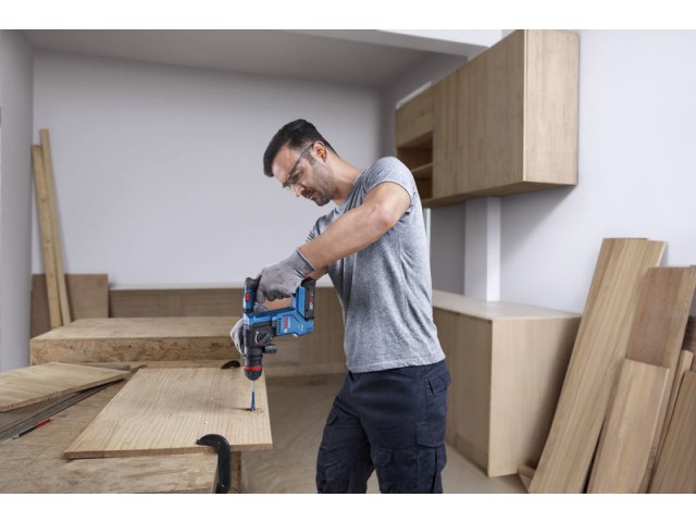 Akumulatorsko vrtalno kladivo z vpenjalno glavo ONECHUCK Bosch GBH 18V-18 X, 0611927100