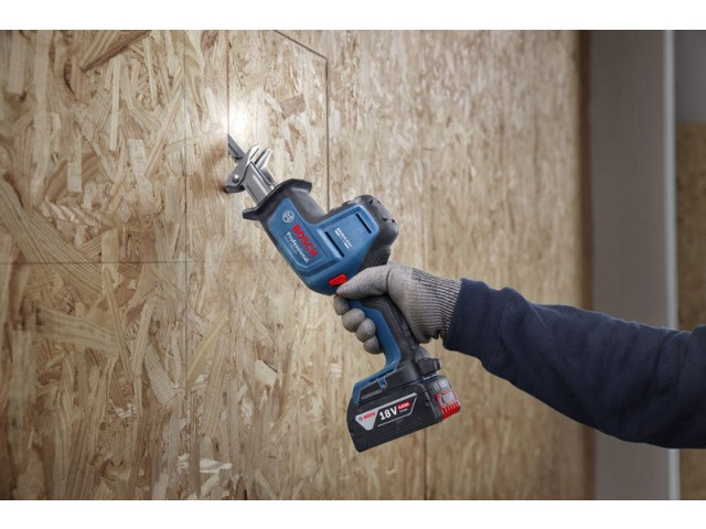 Akumulatorska sabljasta žaga GSA 18V-24 solo, 06016A5100