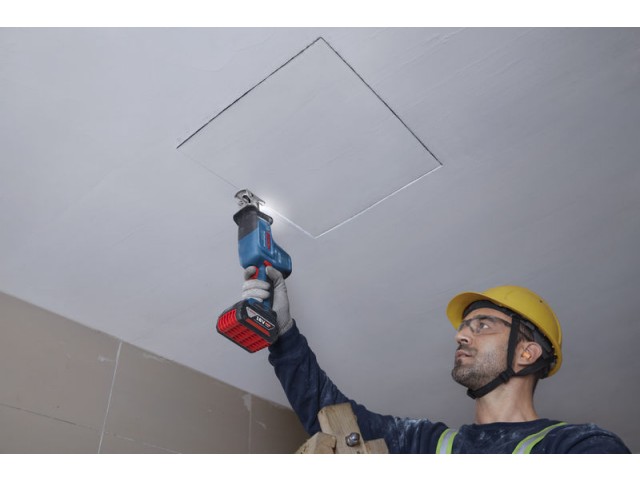 Akumulatorska sabljasta žaga Bosch GSA 18V-24, 06016A5101